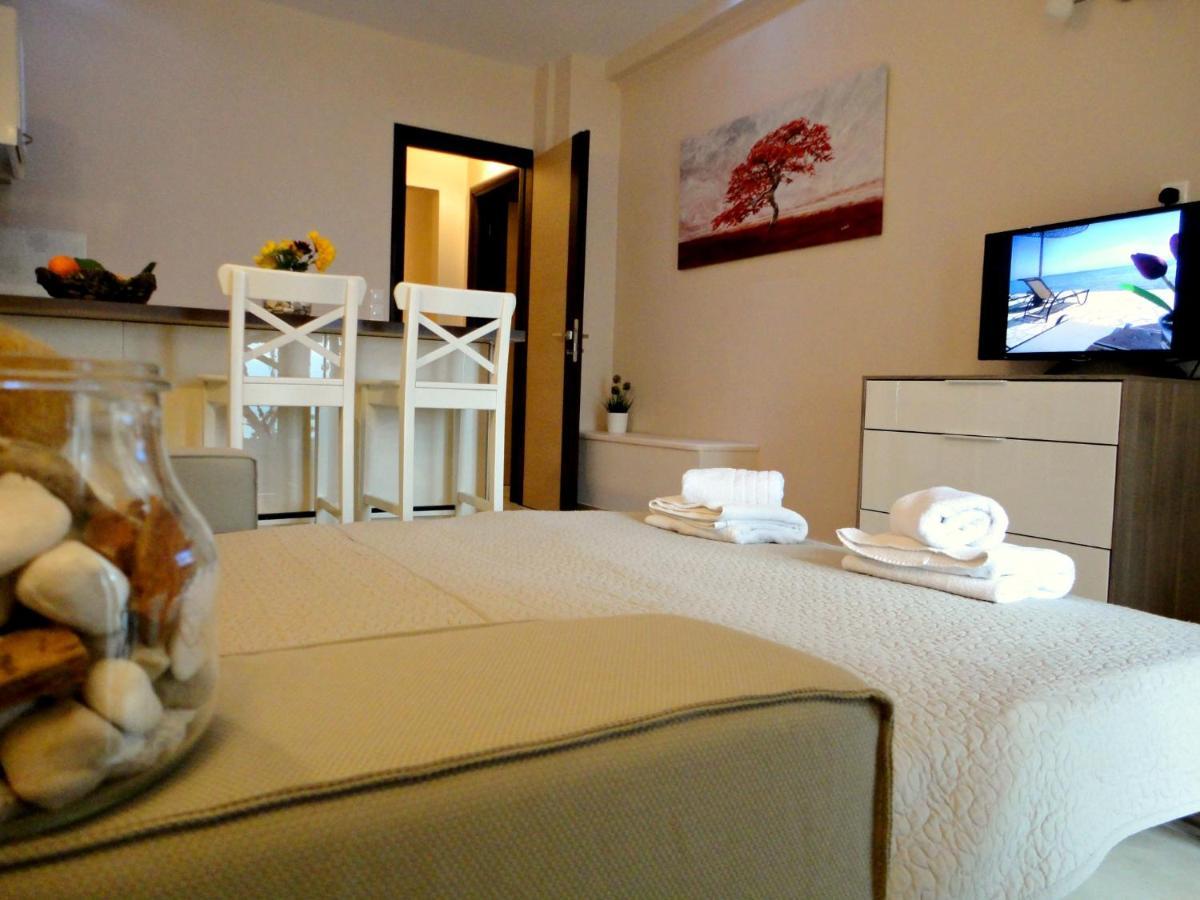 Galini Beach Studios And Penthouse Μεσογγή Εξωτερικό φωτογραφία