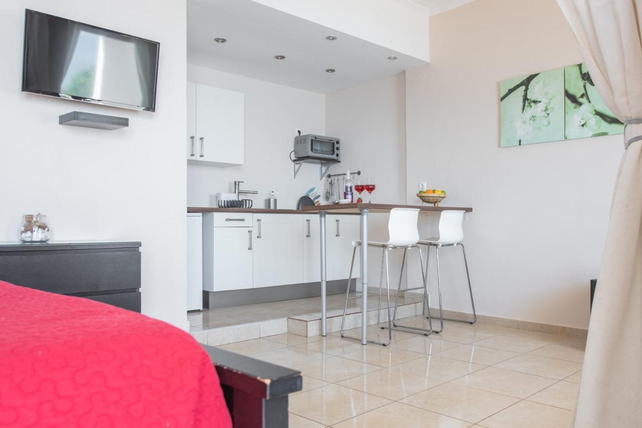Galini Beach Studios And Penthouse Μεσογγή Εξωτερικό φωτογραφία